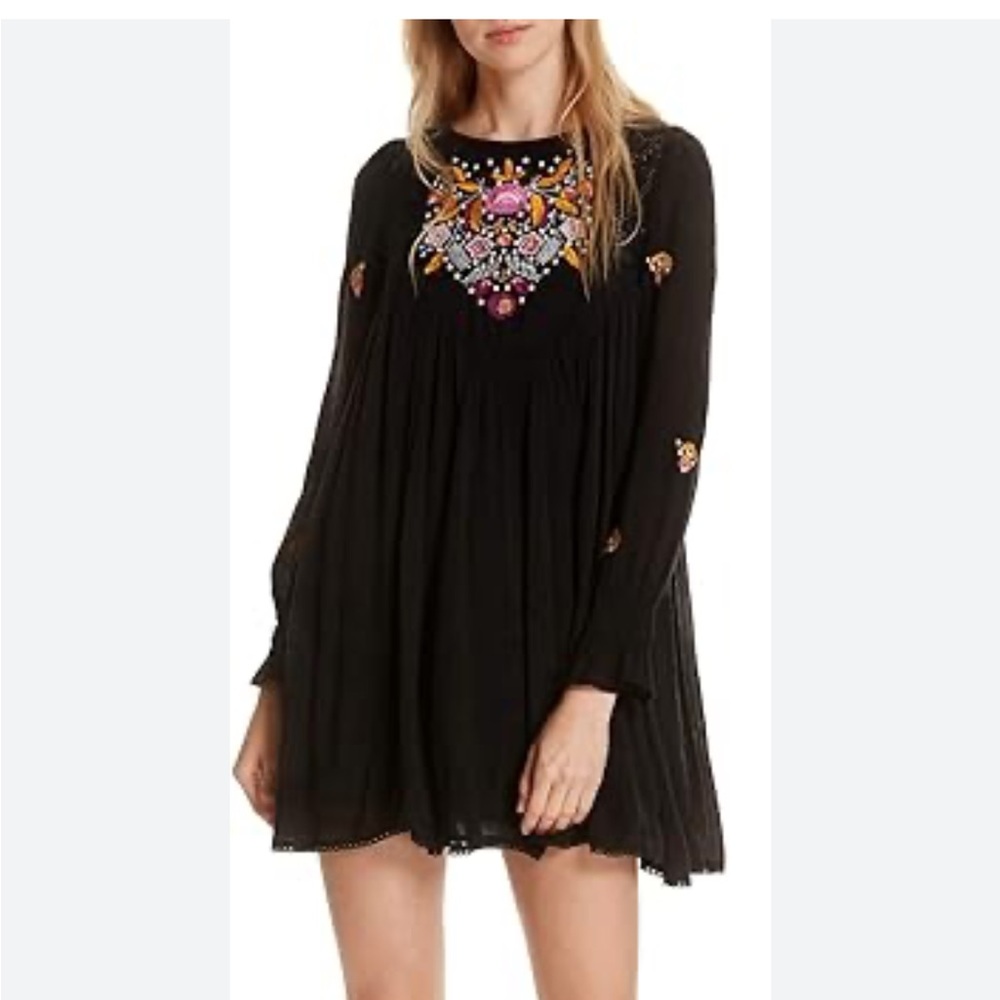 FREE PEOPLE womans boho Mohave Black Mini Dress Embroidered Flowers  Size M